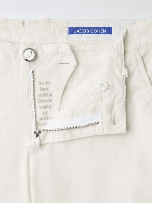 UP00101S2544A35 jacob cohen bobby chinos in off white gabardine 21995081 52674489 2048 scaled