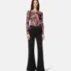 Versace Jeans Couture Ausgestellte Verzierte Jeans 11 E77HAN006-EJS360_EG89 90 E77HAB506 ECDW00 E909 14 EmbellishedFlaredJeans Pants Versace online store 0 2