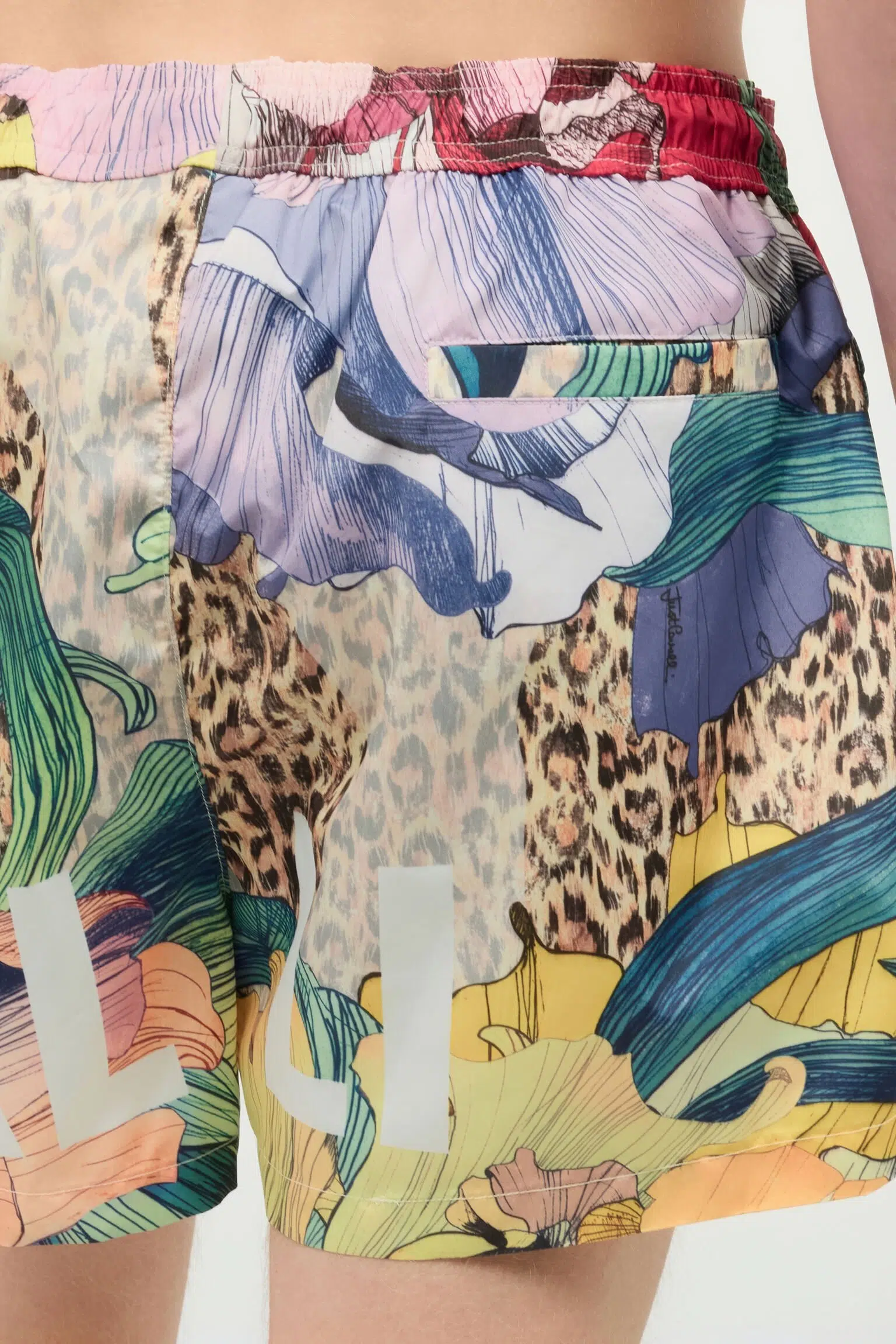 Just Cavalli Badeshorts mit Blumen- und Jaguarfell-Print 6 Just Cavalli Badeshorts mit Blumen- und Jaguarfell-Print – Bild 6