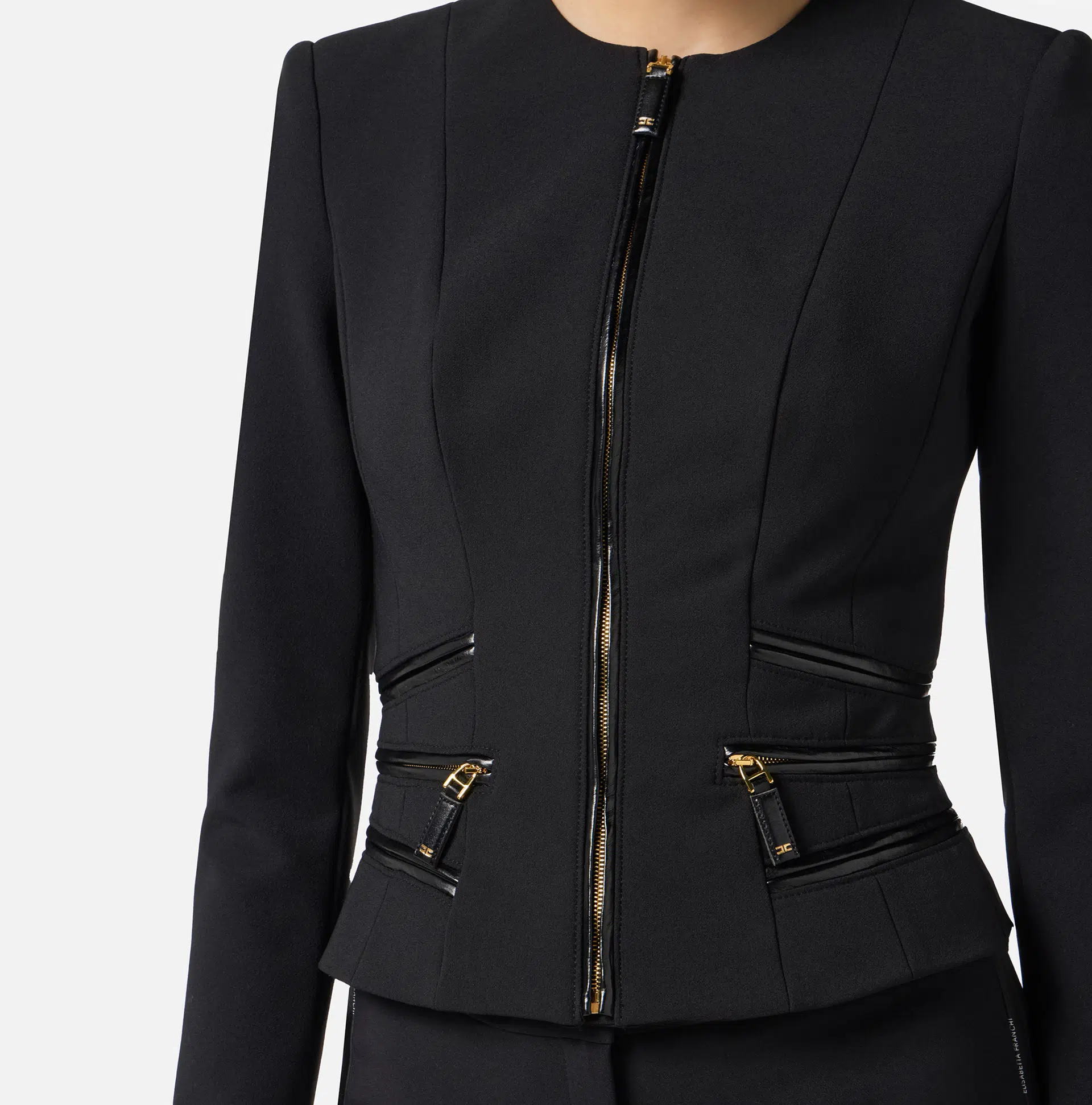 Elisabetta Franchi Jacke aus doppellagigem Crêpe mit Reissverschlussdetails 3 Elisabetta Franchi Jacke aus doppellagigem Crêpe mit Reissverschlussdetails – Bild 3
