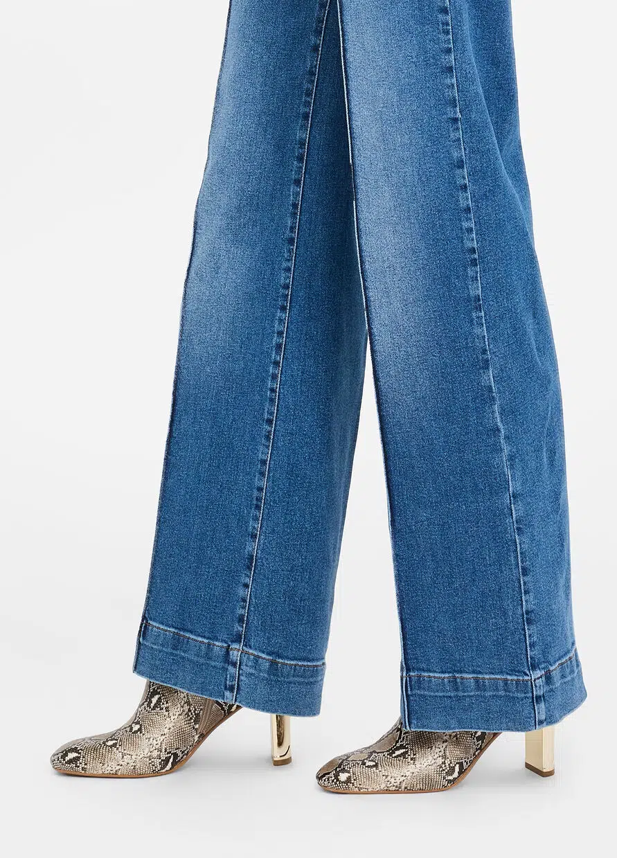 Liu Jo Flare-Jeans mit Schmuckanhänger 4 Liu Jo Flare-Jeans mit Schmuckanhänger – Bild 4