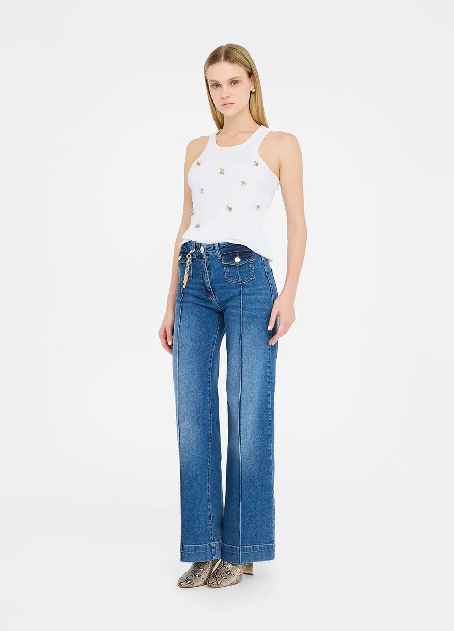 Liu Jo Flare-Jeans mit Schmuckanhänger 1 Liu Jo Flare-Jeans mit Schmuckanhänger