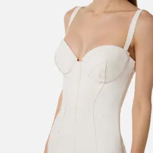 Kleid aus leichtem Crêpe mit offenkantig verarbeitetem Gewebe 7 AB91861E2_360 AB91861E2 360 5 D