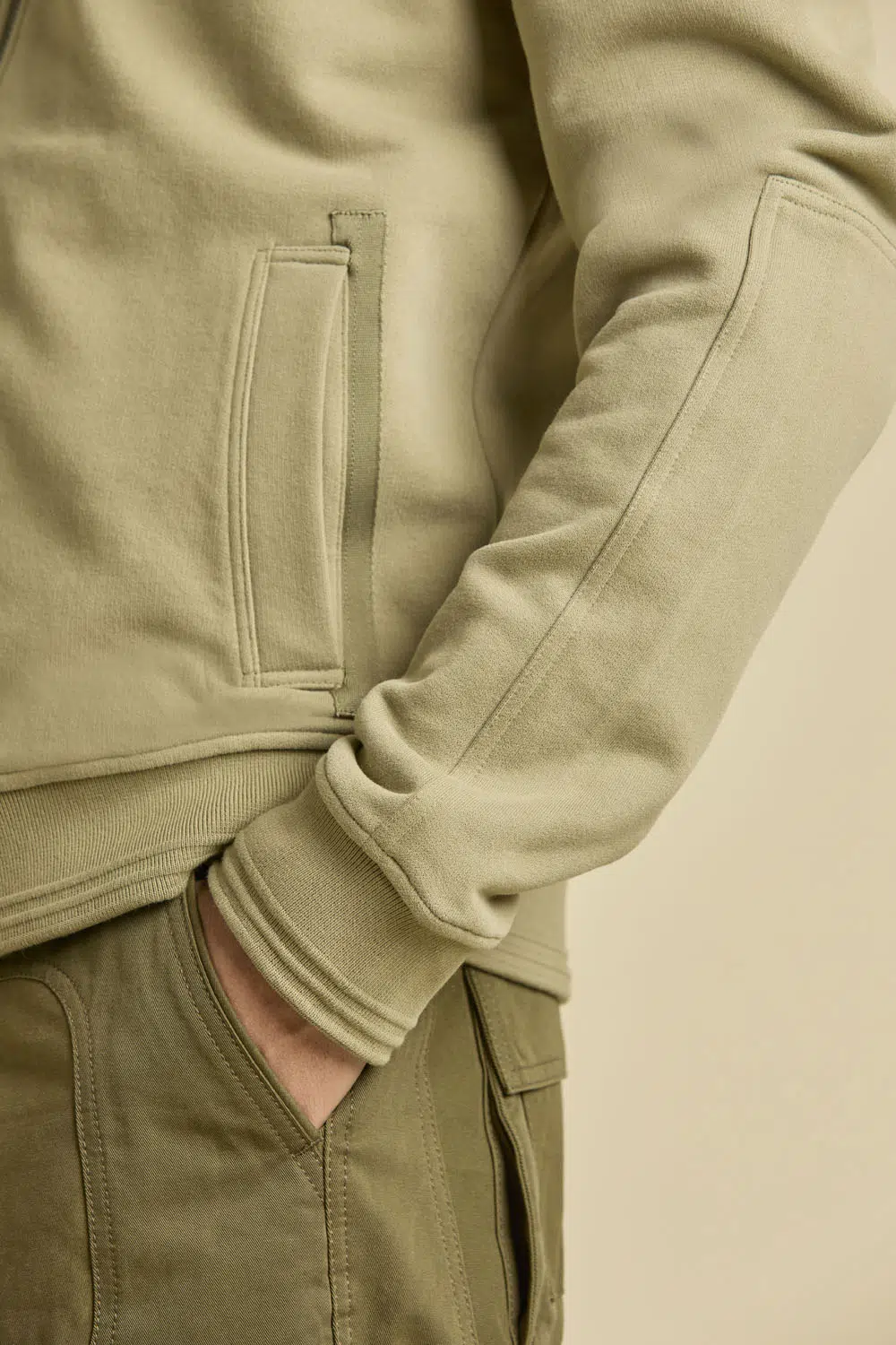 Sweatshirt mit Frecce Tricolori-Aufnähern – Bild 5