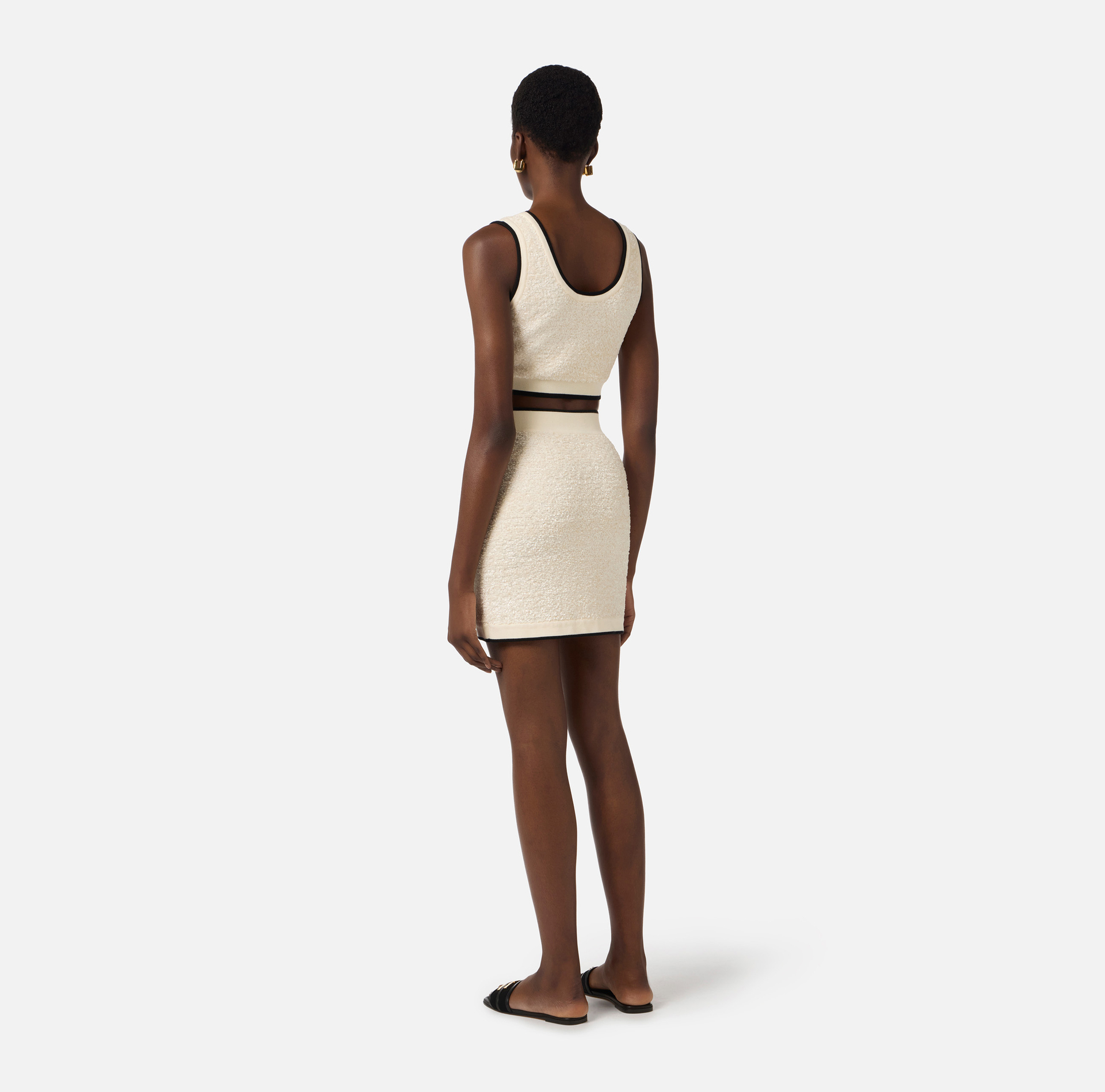 Elisabetta Franchi Minirock aus Chenille-Bouclé mit kontrastierenden Details 4 Elisabetta Franchi Minirock aus Chenille-Bouclé mit kontrastierenden Details – Bild 4