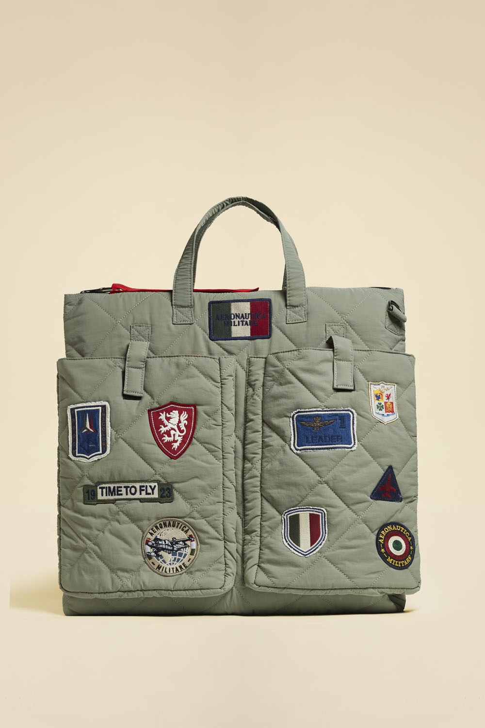 Aeronautica Militare Gesteppte Helmtragetasche Multi-Patches 1 Aeronautica Militare Gesteppte Helmtragetasche Multi-Patches